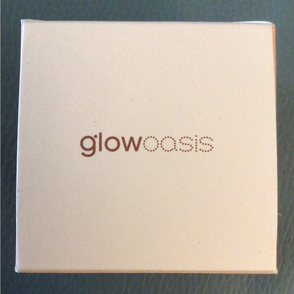 GlowOasis refreshing eye cream